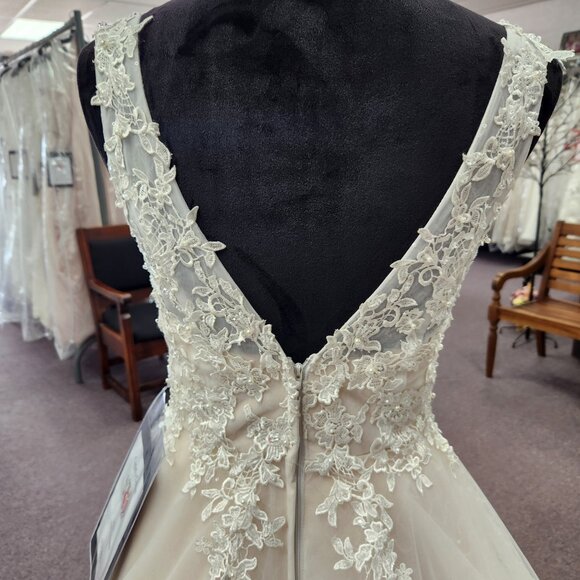 Maya Size 8 Ivory/Champagne PrivateLabel Bridal Gown Tulle/Lace Wedding Dress - Picture 5 of 7